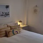 Boutique Rooftop With Ocean Views شقة