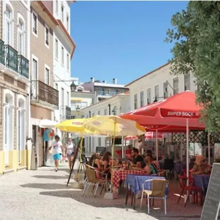Boutique Rooftop With Ocean Views Apartment *