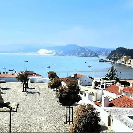 Boutique Rooftop With Ocean Views * Сан-Мартинью-ду-Порту