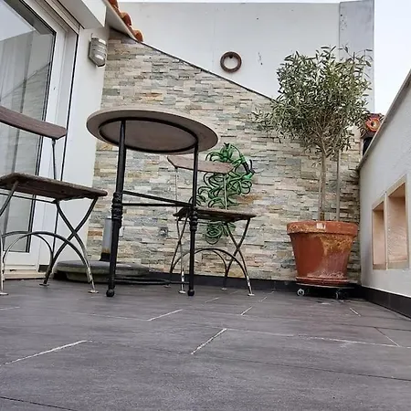 Boutique Rooftop With Ocean Views *